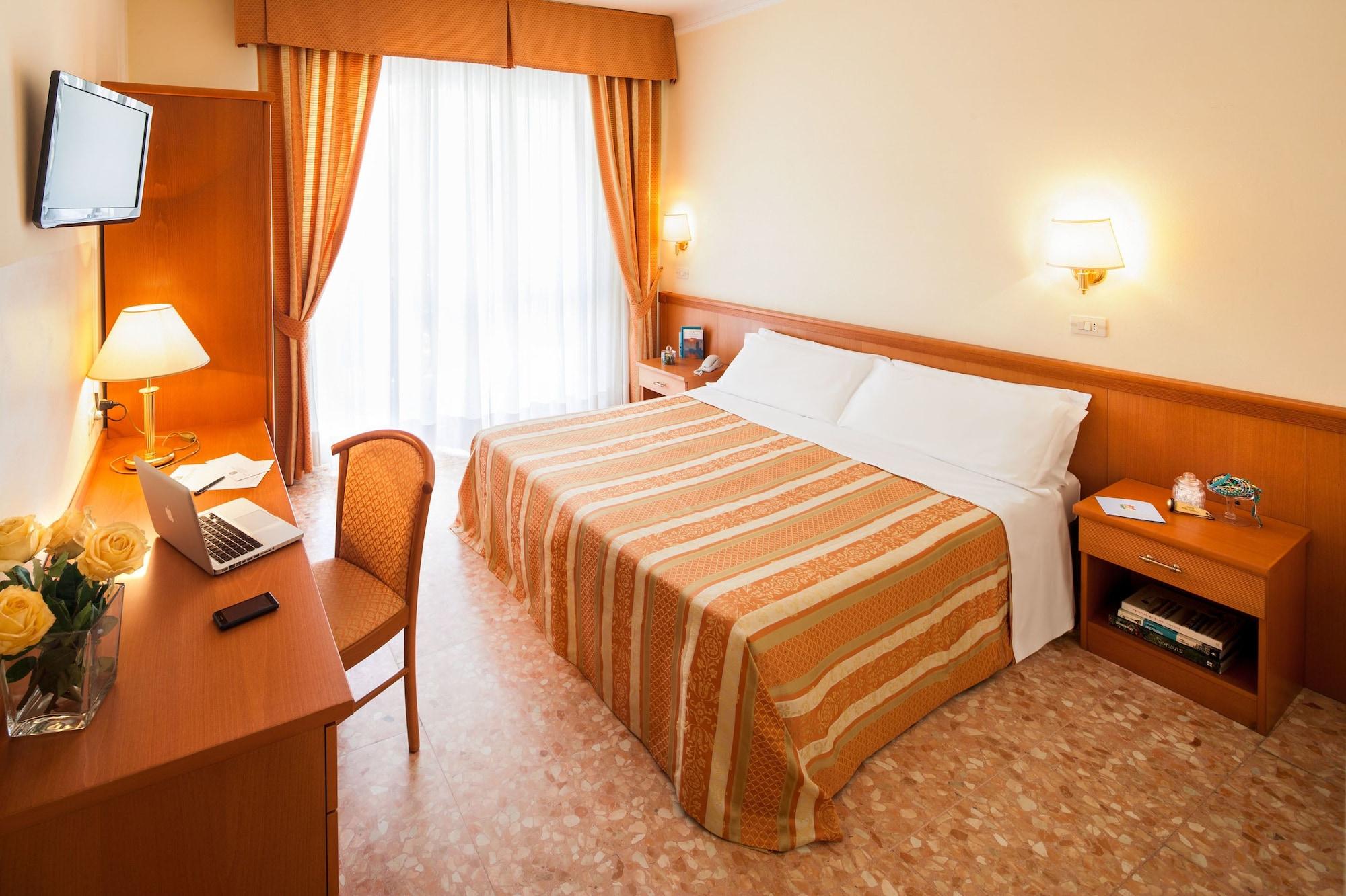 Hotel Curtis Centrale Alassio Exterior foto