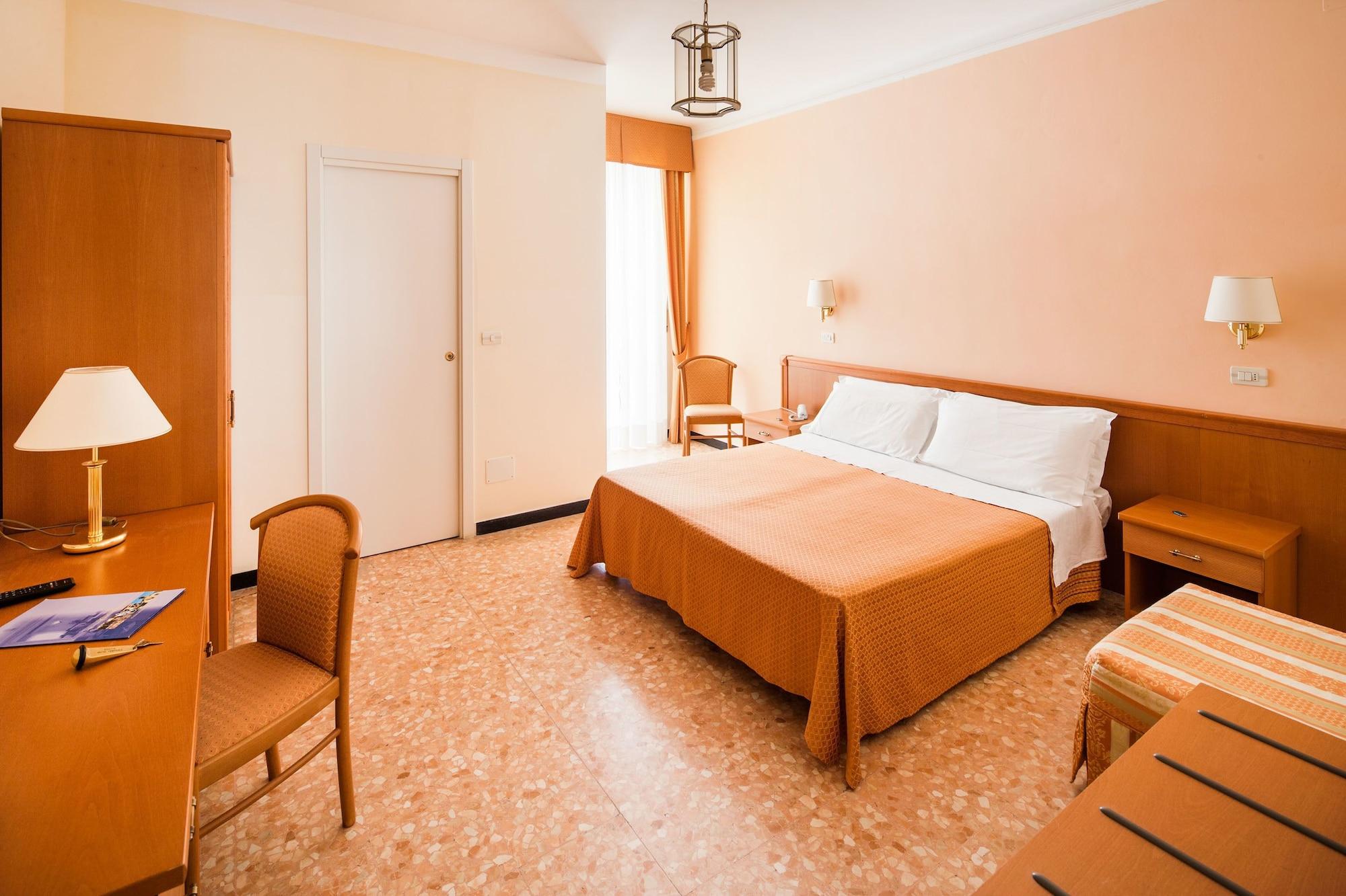 Hotel Curtis Centrale Alassio Exterior foto