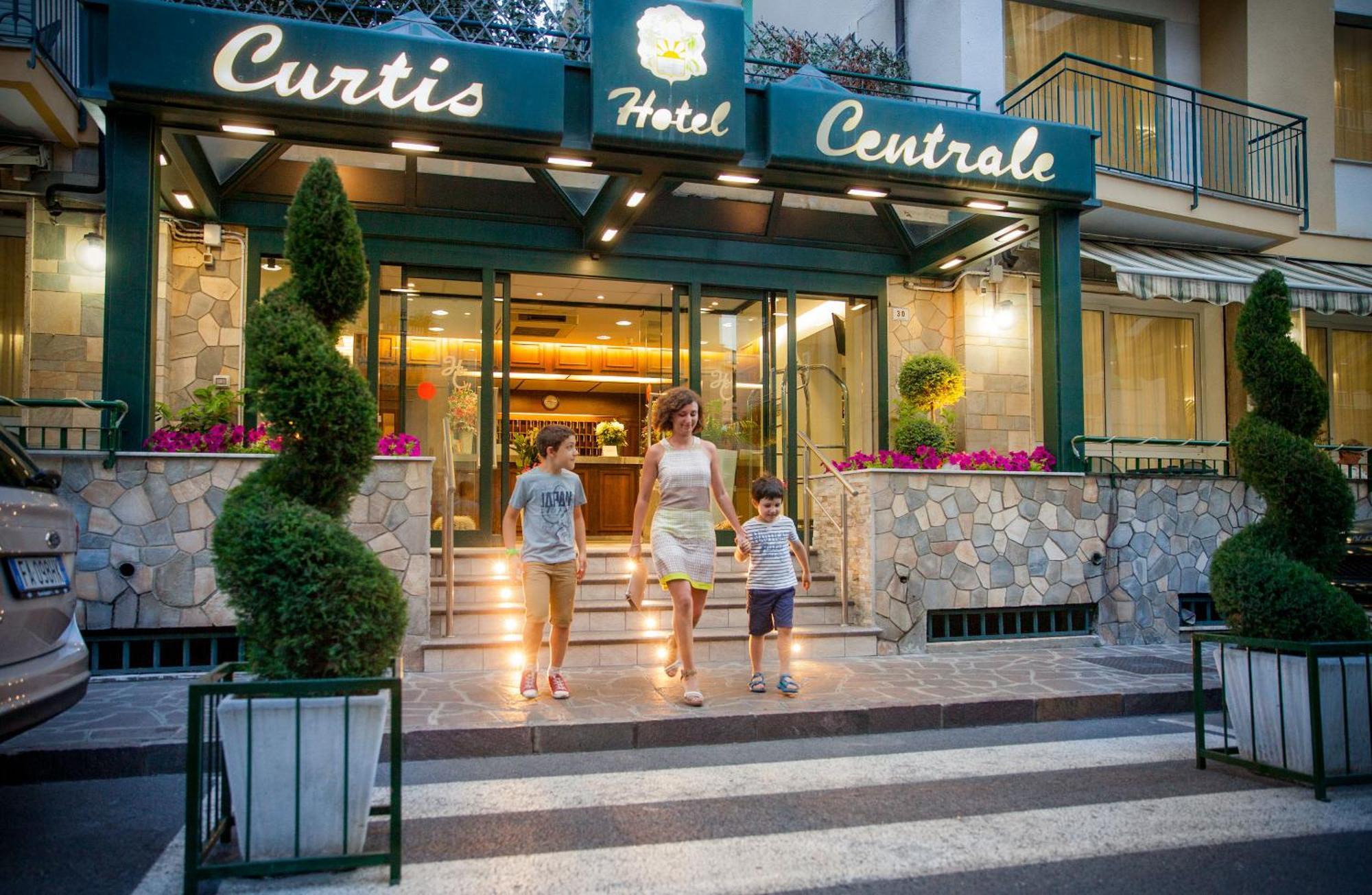 Hotel Curtis Centrale Alassio Exterior foto